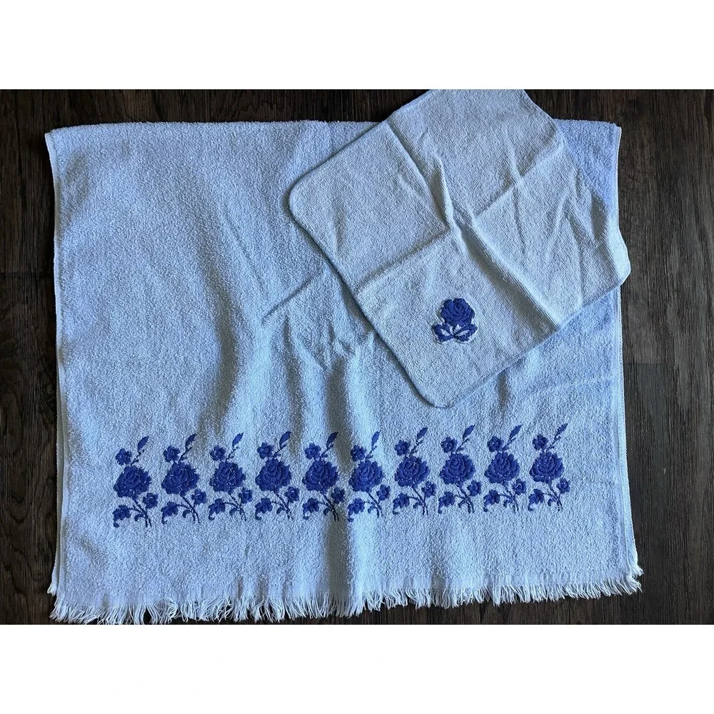Dundee vintage towels